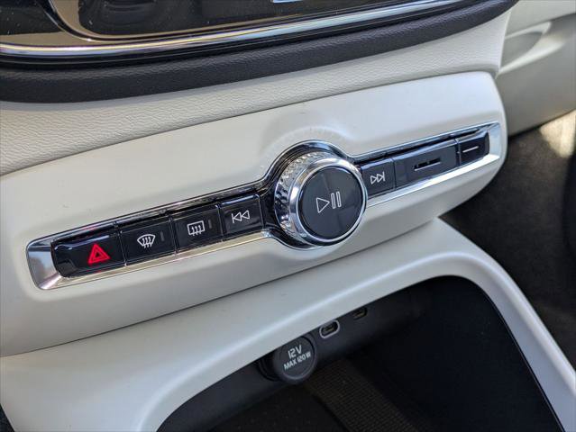 New 2026 Volvo XC40 B5 Ultra w/ Climate Package image 10