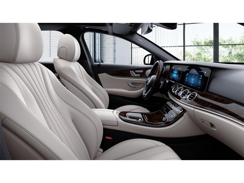 Used 2022 Mercedes-Benz E 350 4MATIC Sedan image 4