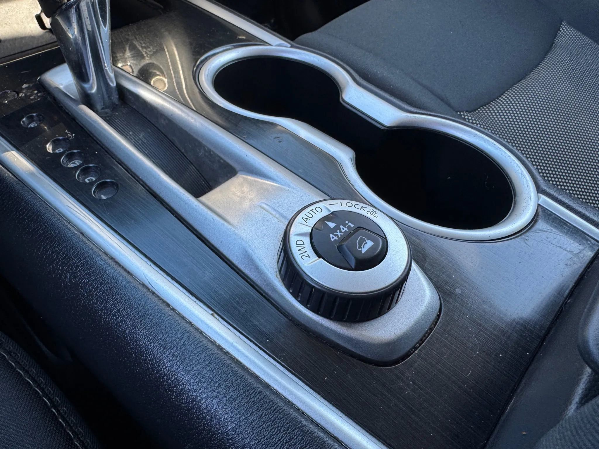 Used 2017 Nissan Pathfinder SV image 28