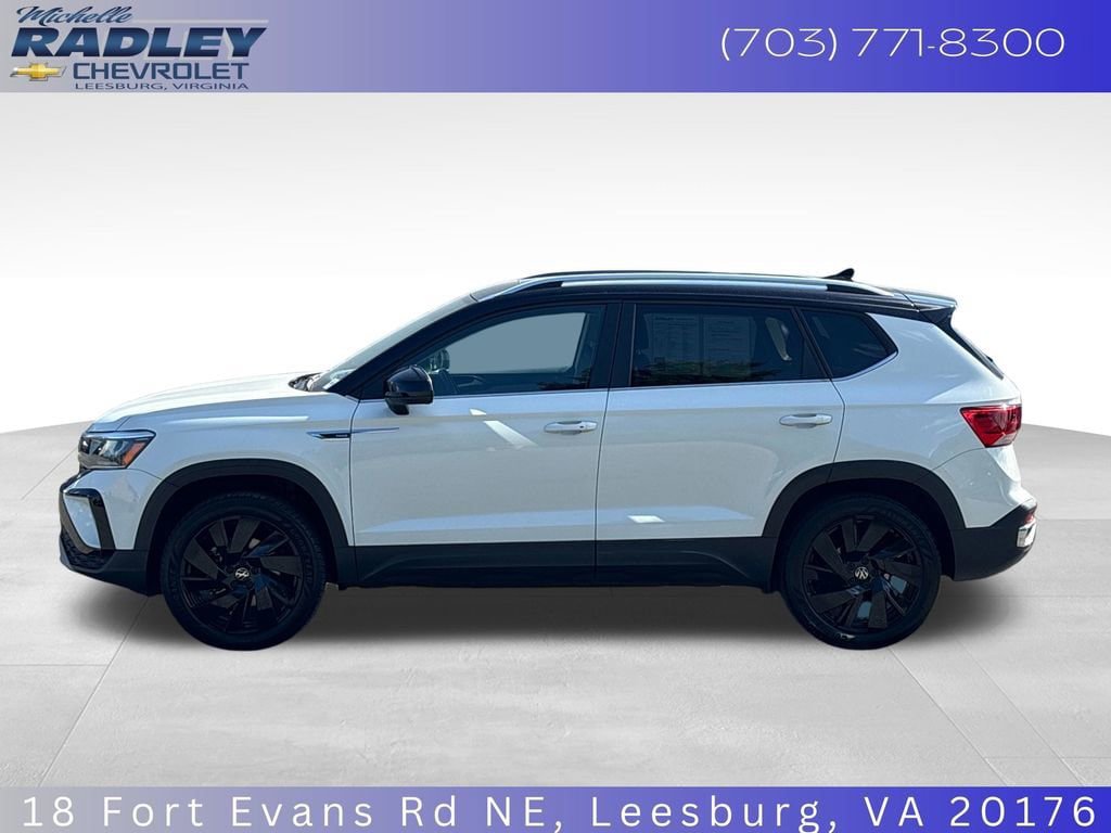 Used 2024 Volkswagen Taos SE AWD/4WD image 2