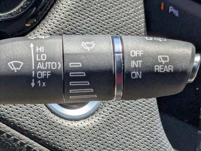 Used 2017 Cadillac XT5 Luxury w/ Driver Awareness Package FWD image 11