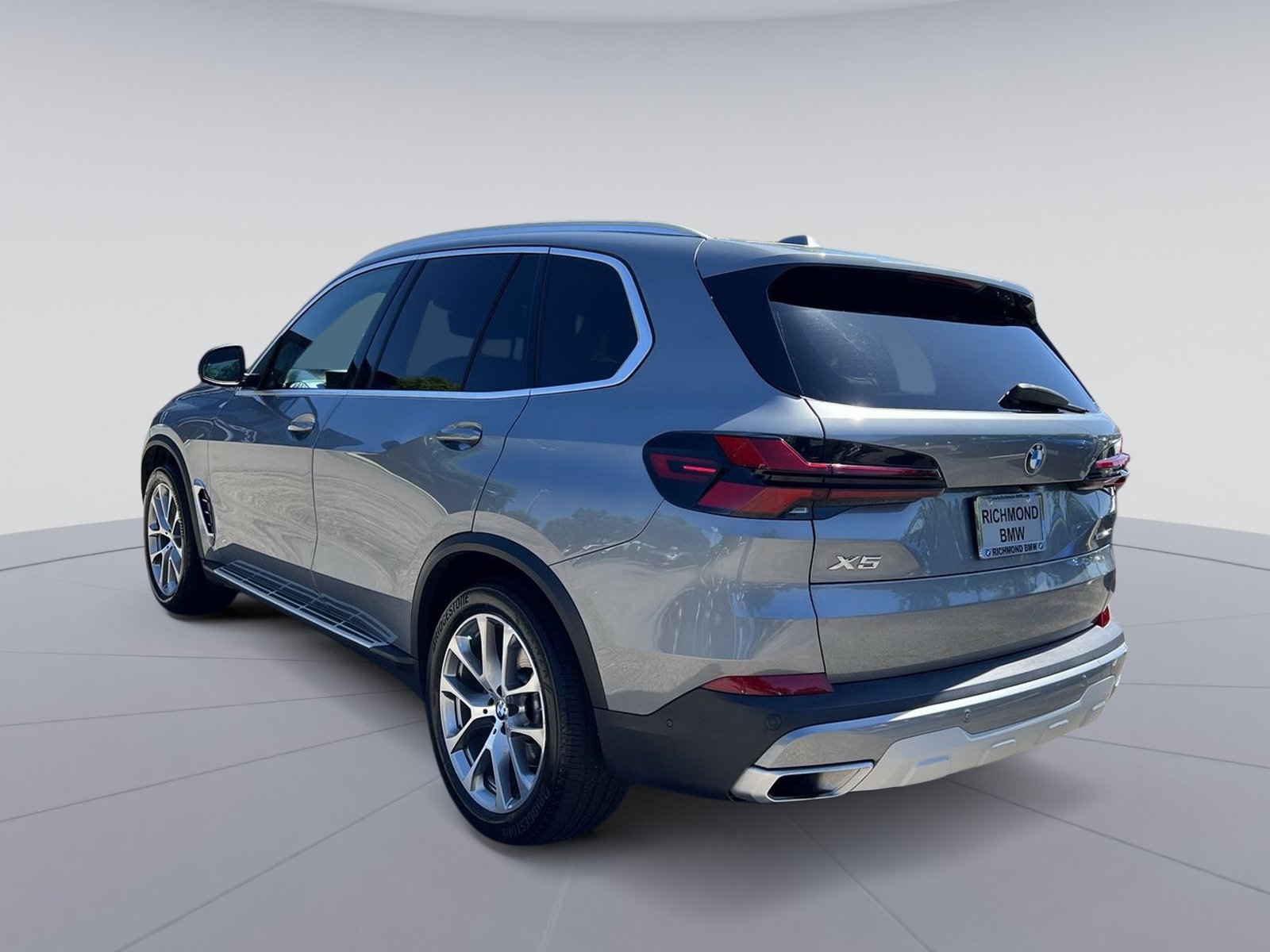 Used 2024 BMW X5 xDrive40i w/ Premium Package AWD/4WD image 7