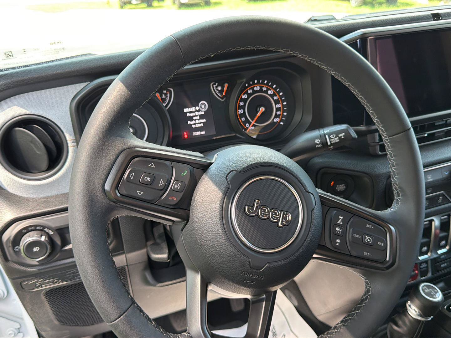 Used 2026 Jeep Wrangler Sport AWD/4WD image 10