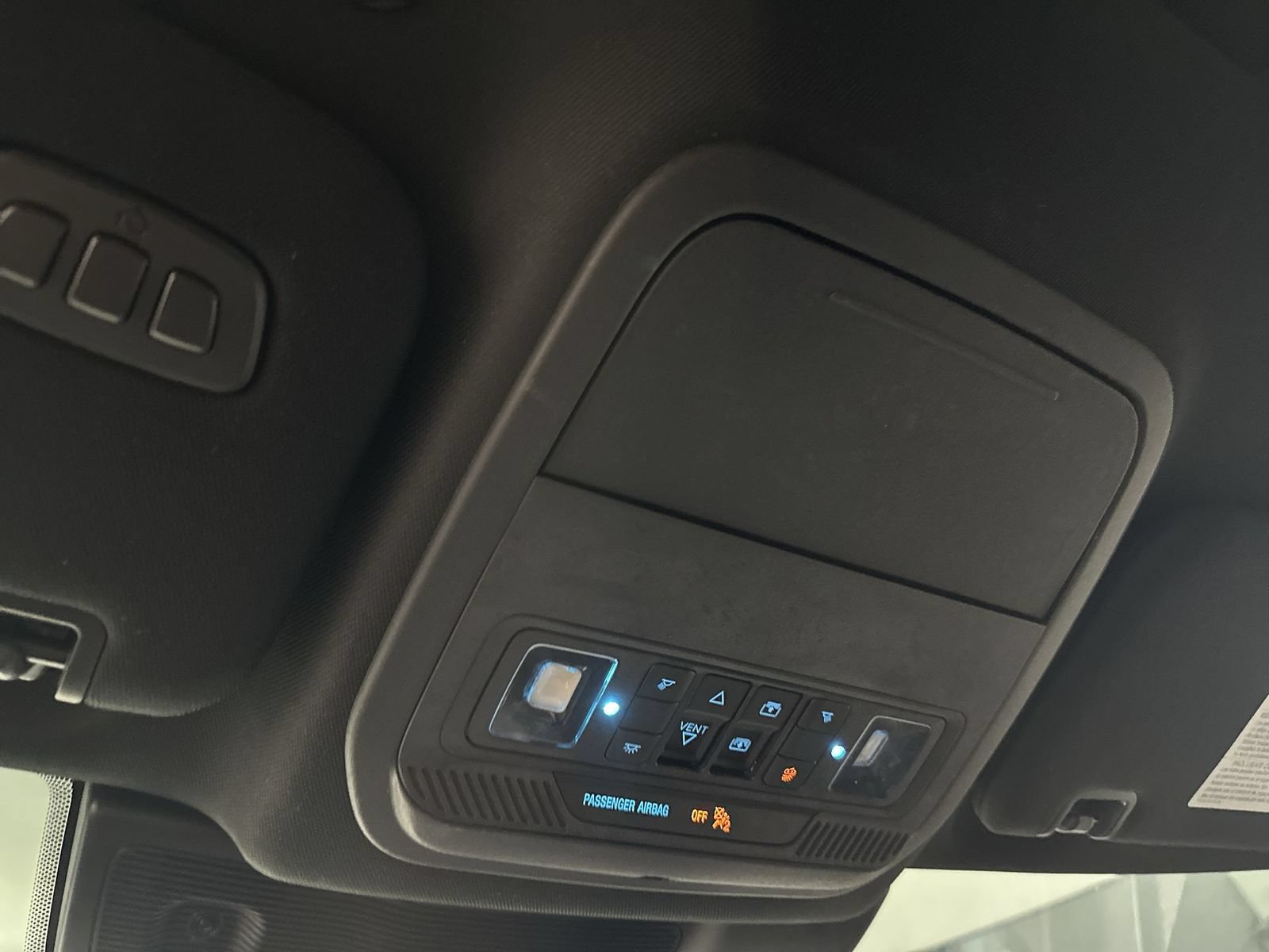 Used 2020 Ford Explorer Platinum w/ Premium Technology Package AWD/4WD image 22