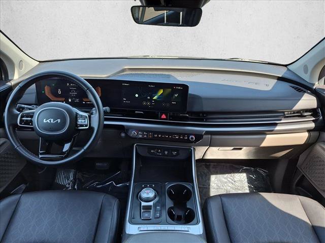 Used 2026 Kia Carnival LXS FWD image 18