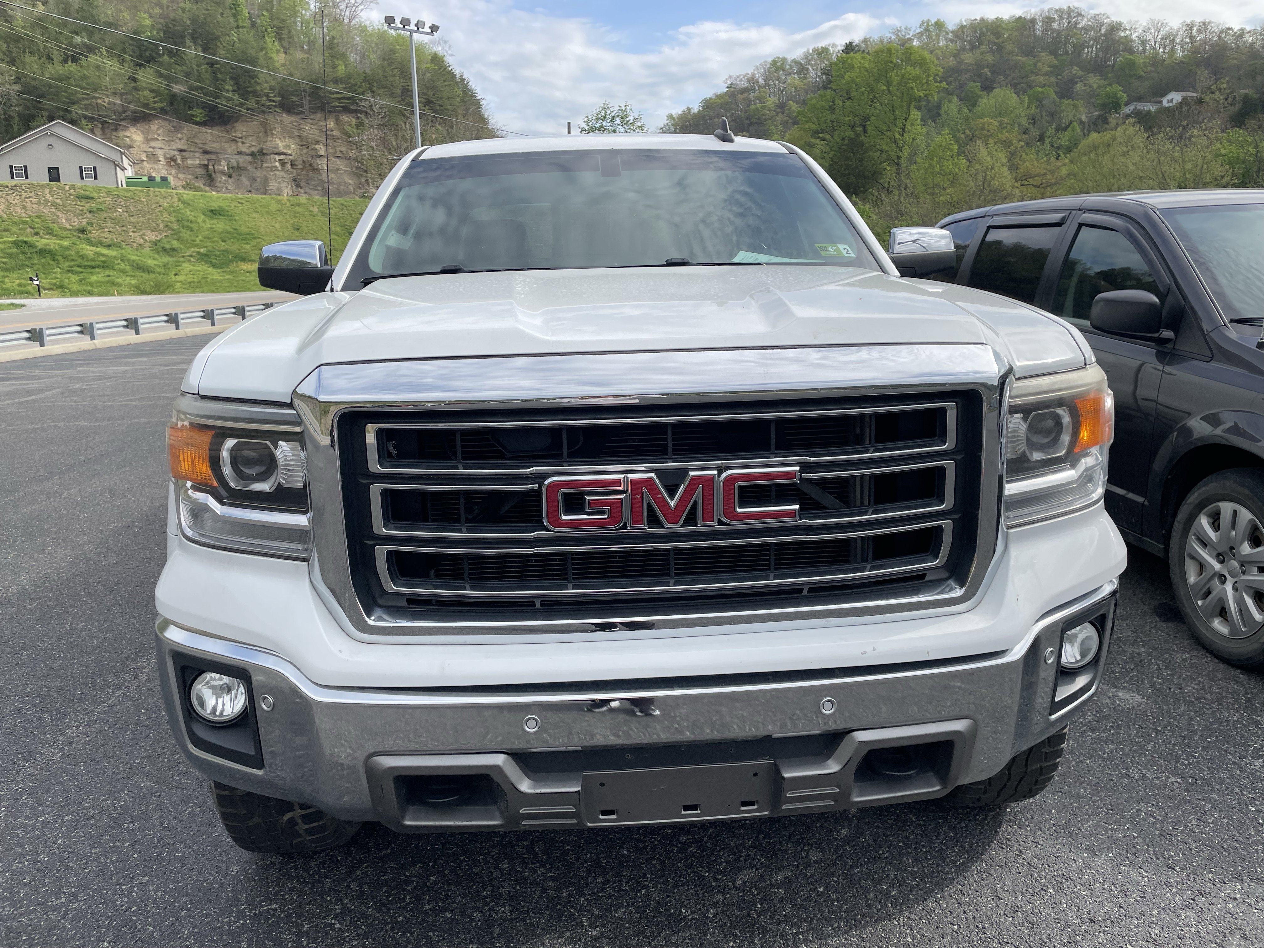 Used 2015 GMC Sierra 1500 SLT w/ SLT Crew Cab Value Package AWD/4WD image 6