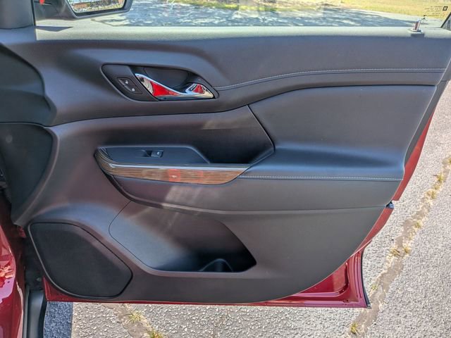 Used 2023 GMC Acadia SLE w/ Driver Convenience Package image 37