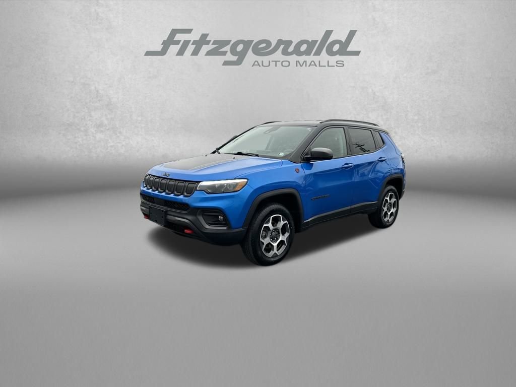 Used 2022 Jeep Compass Trailhawk w/ Trailhawk Elite Group image 3