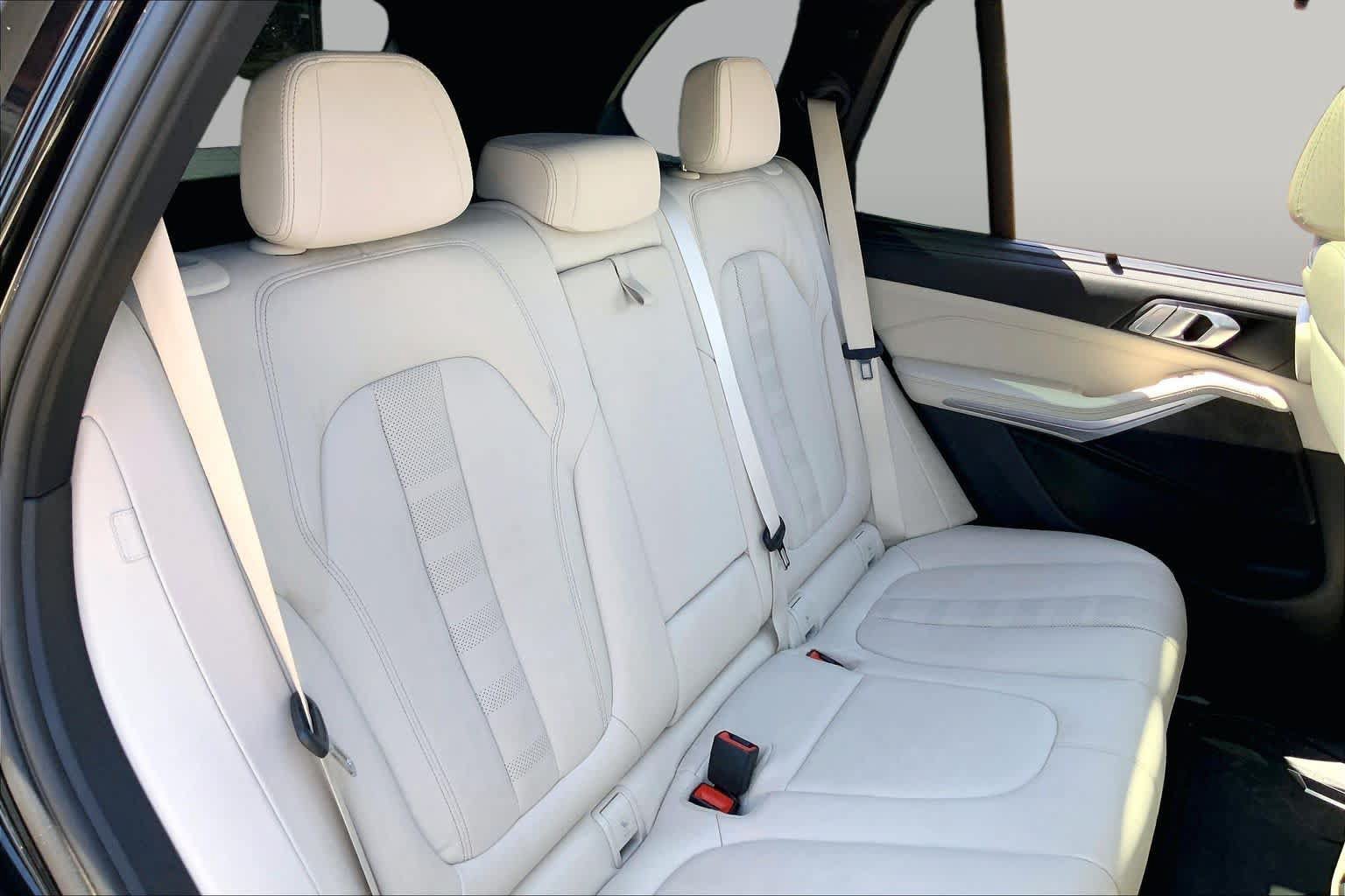 Used 2022 BMW X5 xDrive40i w/ M Sport Package AWD/4WD image 20