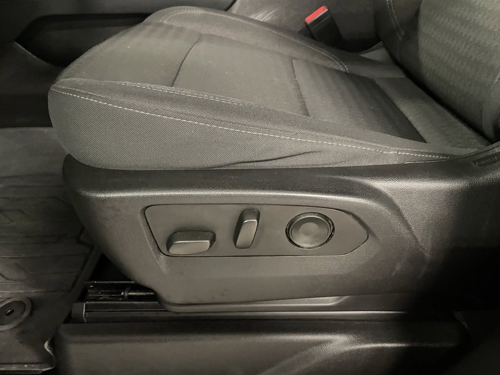 Used 2024 GMC Yukon XL SLE w/ Gmc Pro Safety Plus Package image 11