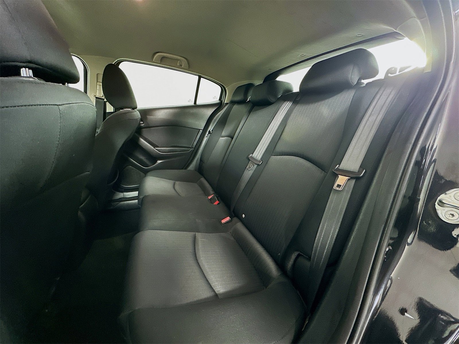 Used 2016 MAZDA MAZDA3 i Sport image 23