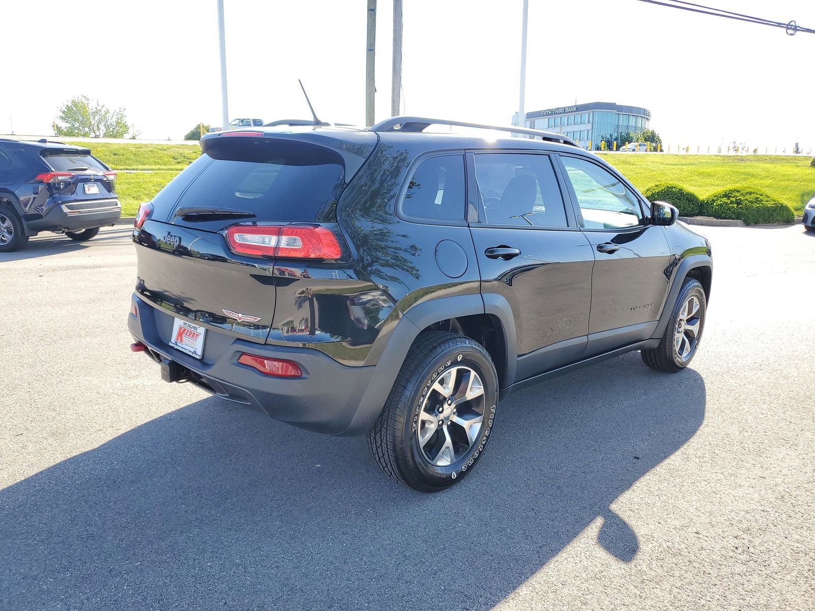 Used 2014 Jeep Cherokee Trailhawk w/ Leather Interior Group AWD/4WD image 4