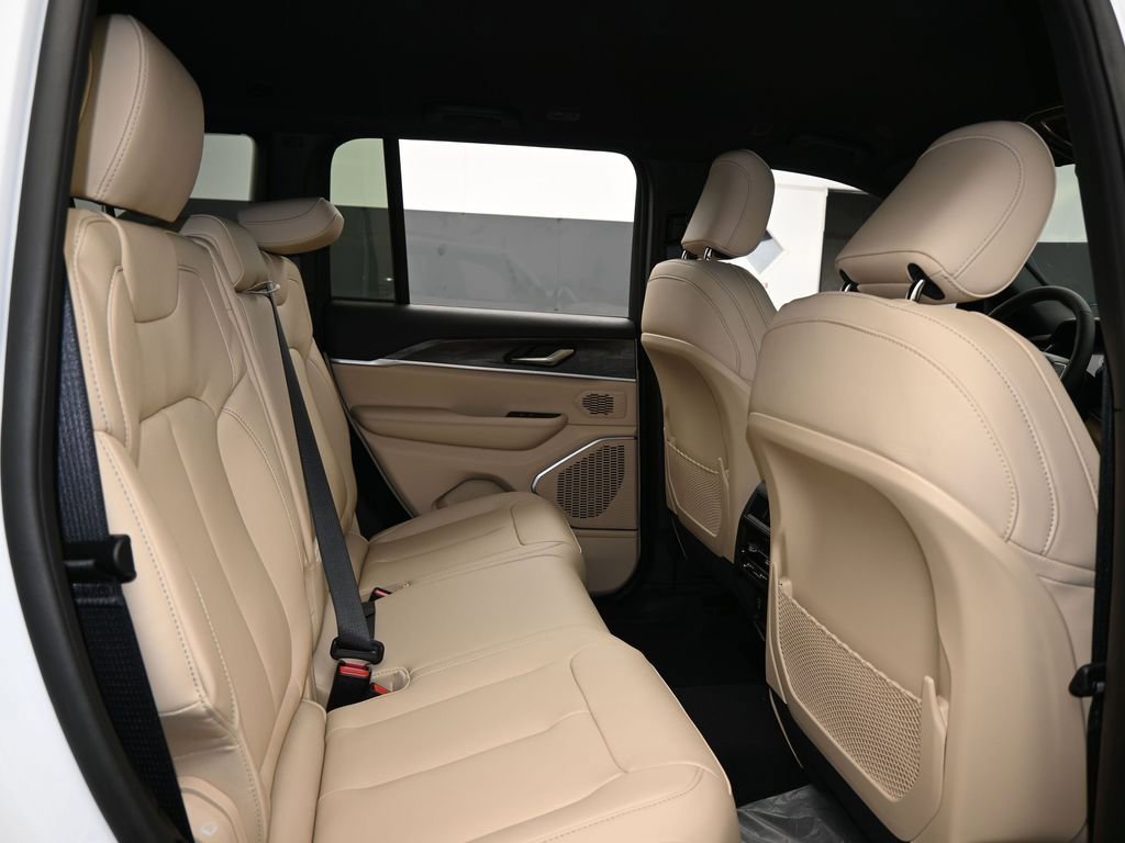 New 2026 Jeep Grand Cherokee Limited RWD image 37