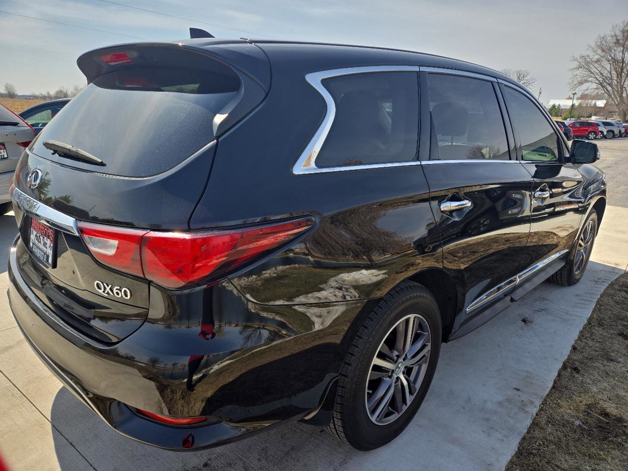Used 2017 INFINITI QX60 Luxe AWD/4WD image 4