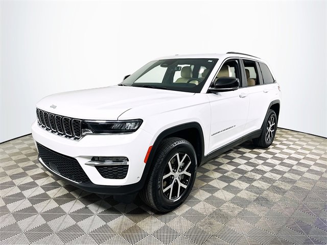 Used 2025 Jeep Grand Cherokee Limited w/ Luxury Tech Group II image 7