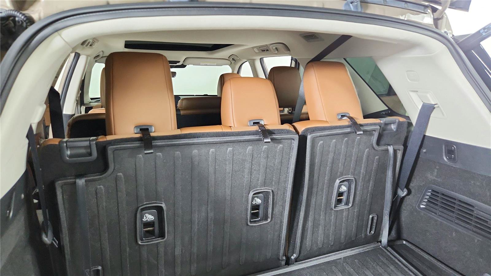 Used 2023 Nissan Pathfinder Platinum w/ Cargo Package FWD image 19