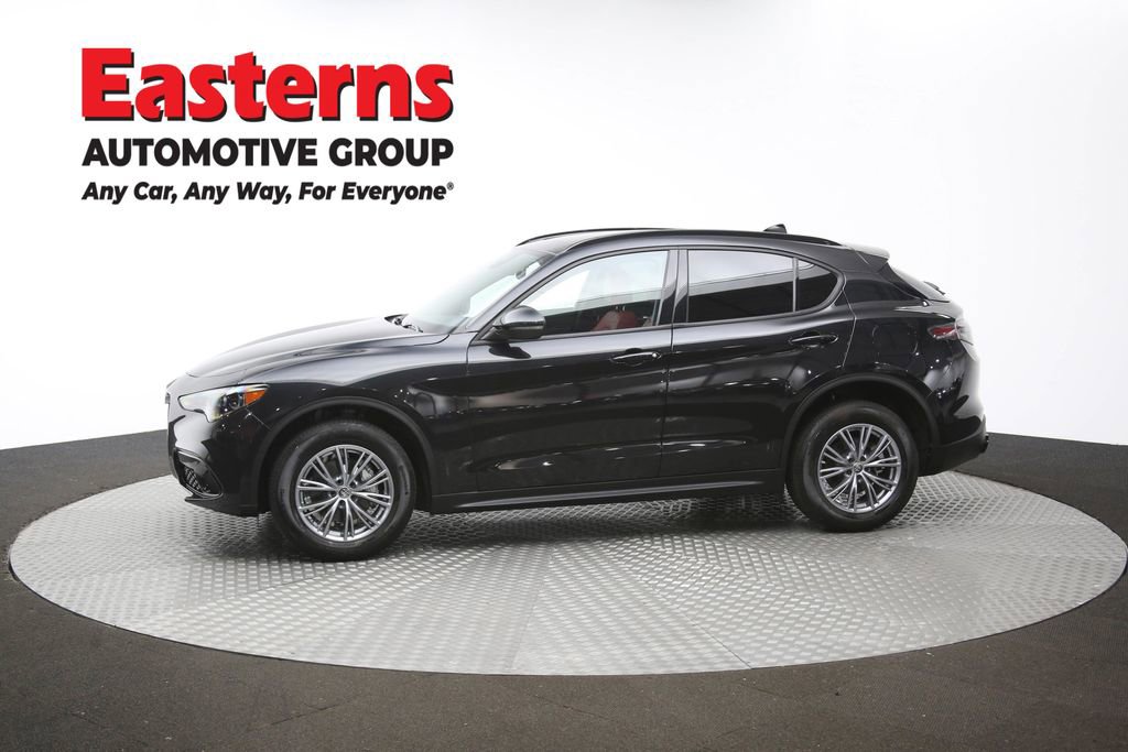 Used 2024 Alfa Romeo Stelvio Sprint image 59
