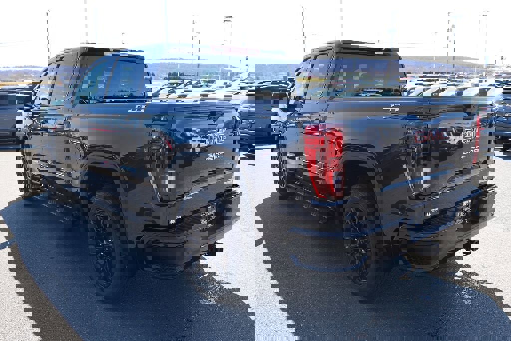 Used 2024 GMC Sierra 1500 Elevation image 4