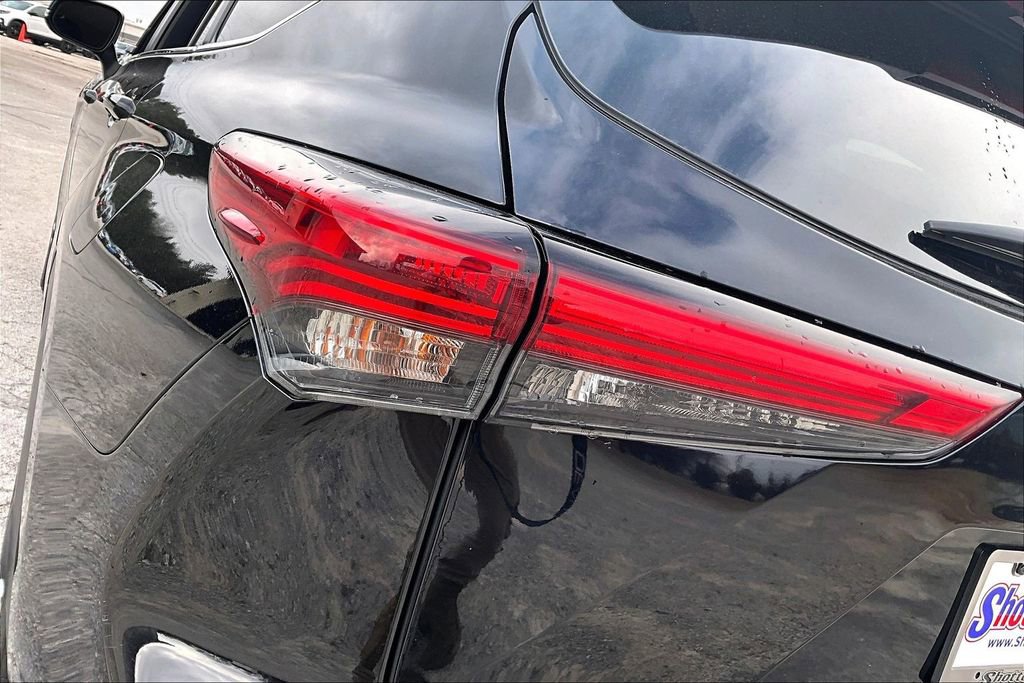 Used 2023 Toyota Highlander L image 23
