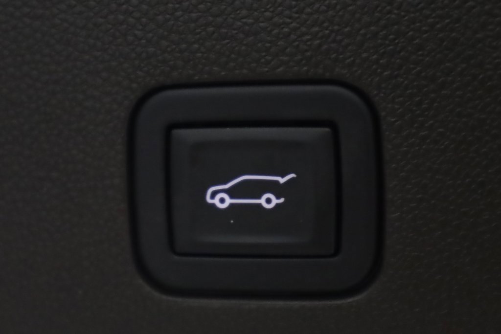 Used 2023 Chevrolet Tahoe Z71 w/ Z71 Off-Road Package image 9