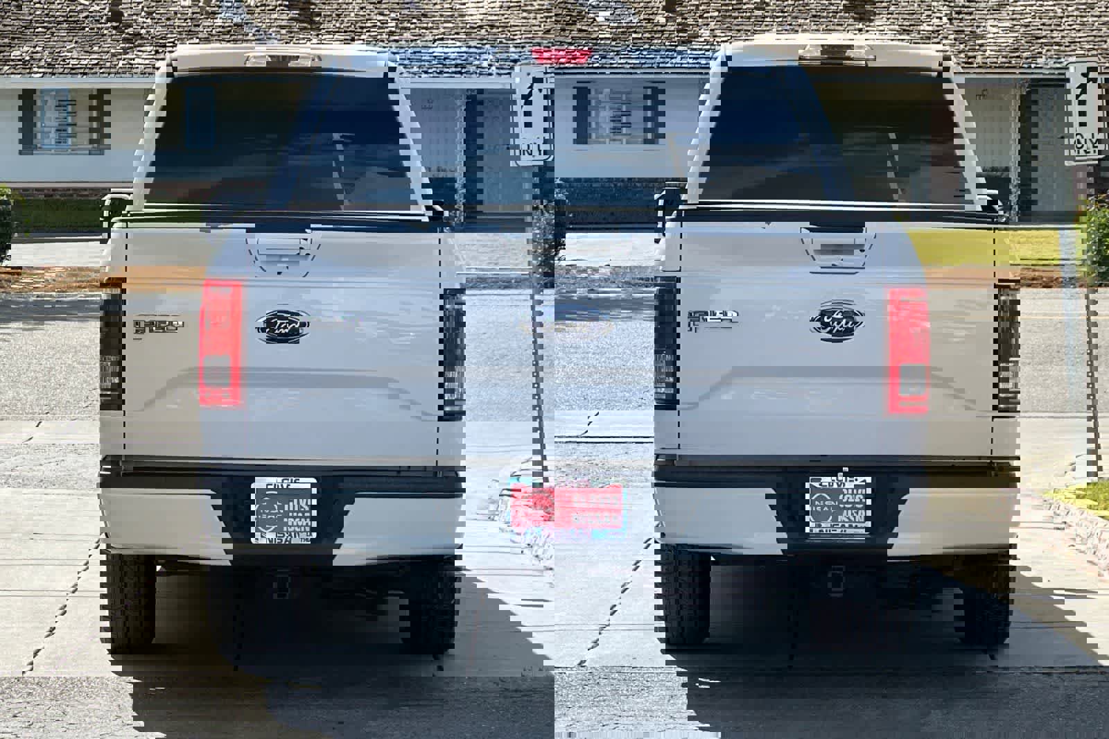 Used 2017 Ford F150 XLT w/ Equipment Group 301A Mid image 8