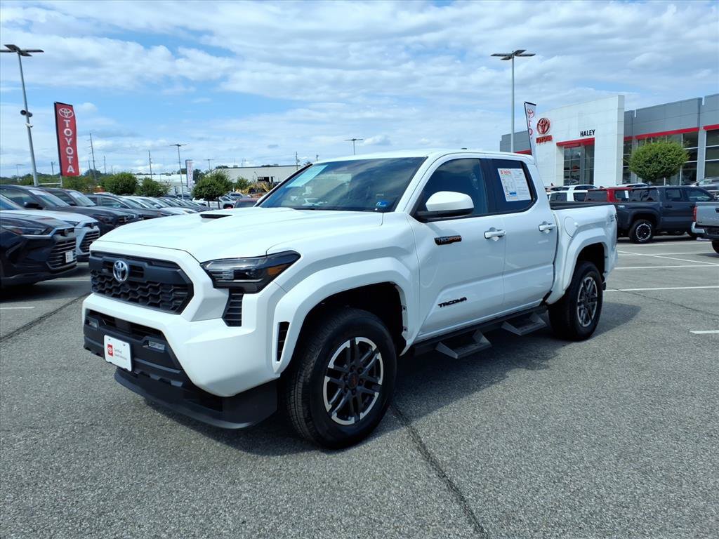 Certified 2024 Toyota Tacoma TRD Sport AWD/4WD image 9