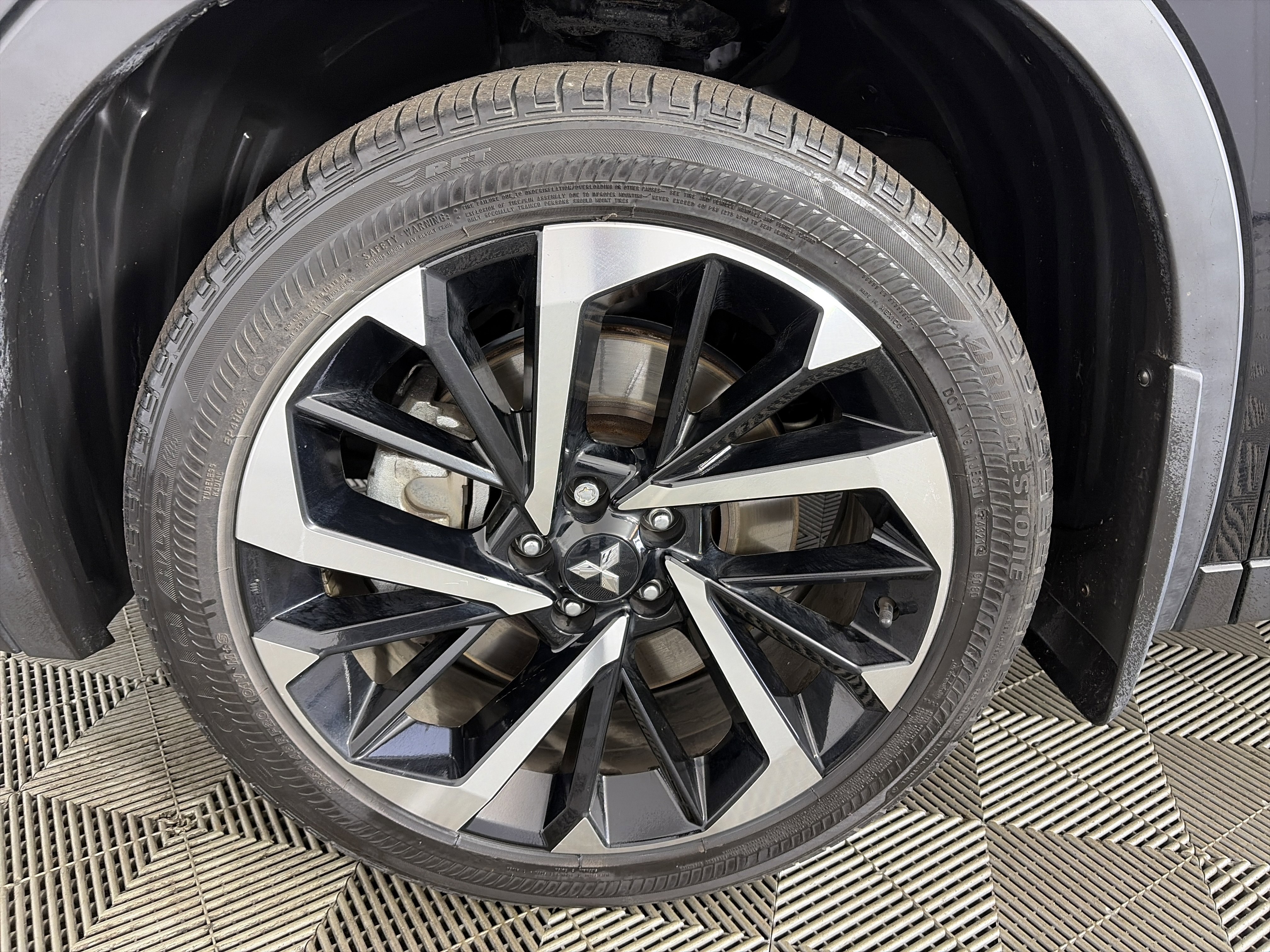 Used 2022 Mitsubishi Outlander SE image 14