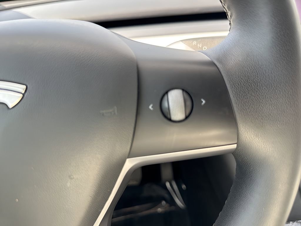 Used 2021 Tesla Model Y Long Range image 17