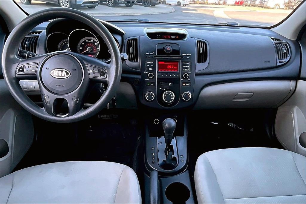 Used 2010 Kia Forte EX image 11