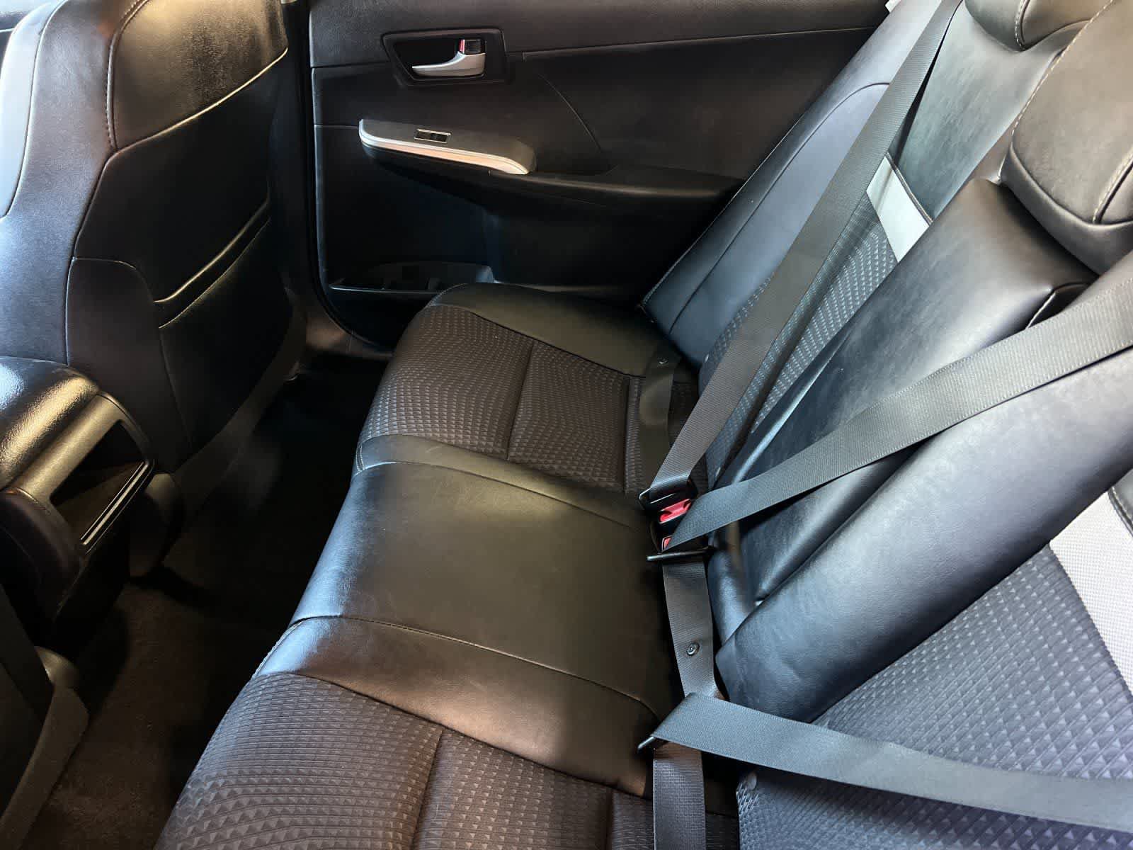 Used 2013 Toyota Camry SE FWD image 5