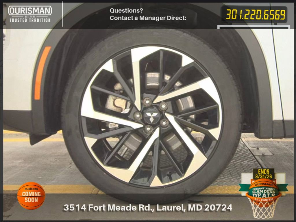 Used 2024 Mitsubishi Outlander SE Black Edition image 6