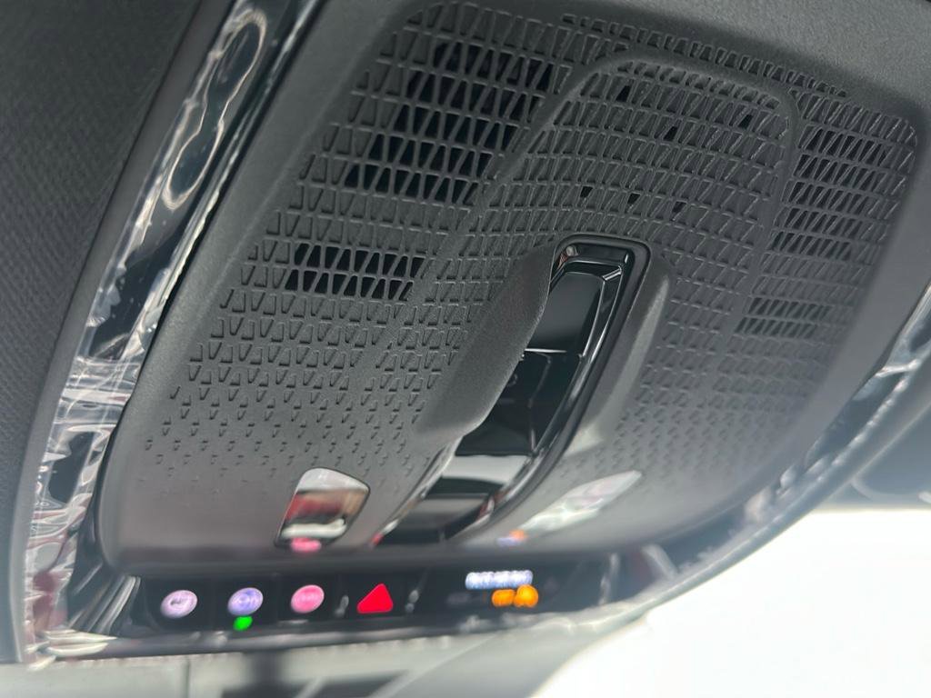 New 2025 Cadillac Lyriq Luxury image 22