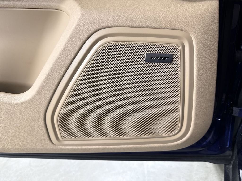 Certified 2025 Porsche Macan image 35