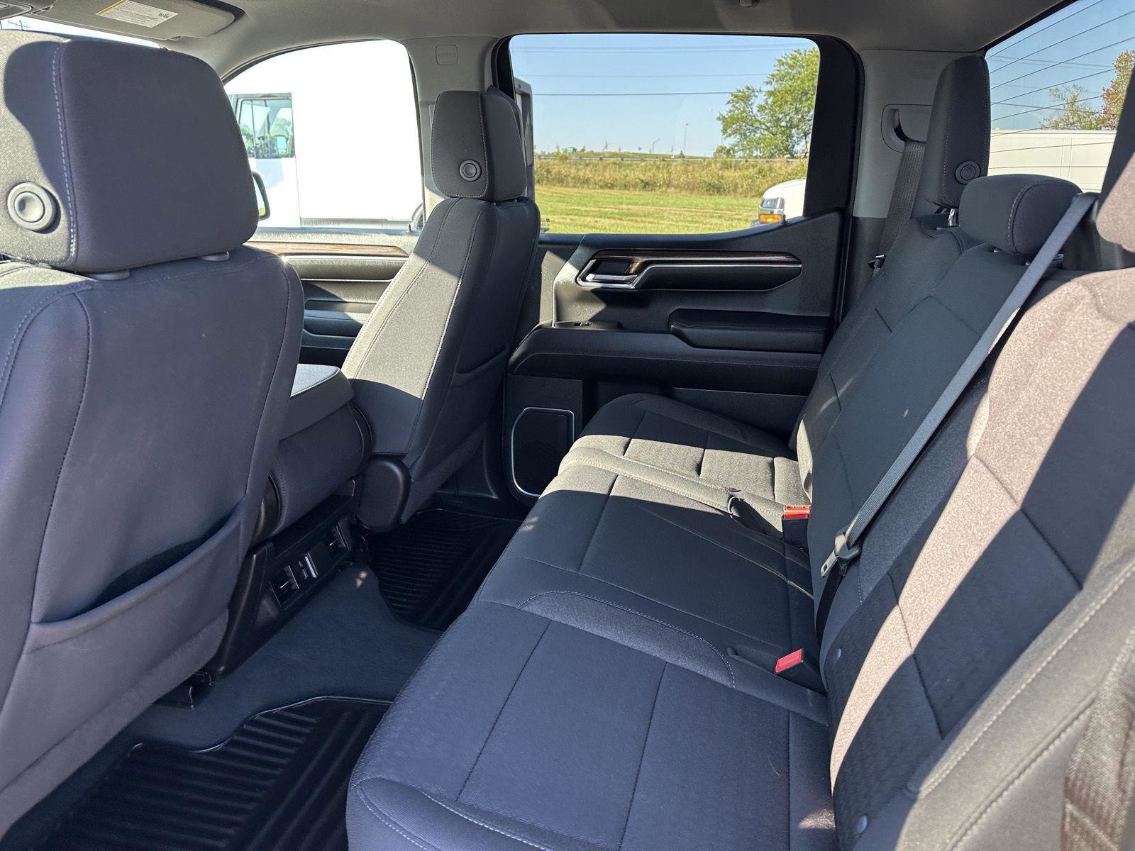 Used 2024 Chevrolet Silverado 1500 LT image 15