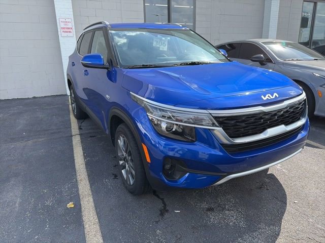 Certified 2023 Kia Seltos S w/ Navigation Package image 3