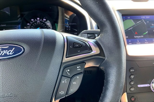 Used 2020 Ford Edge Titanium AWD/4WD image 18