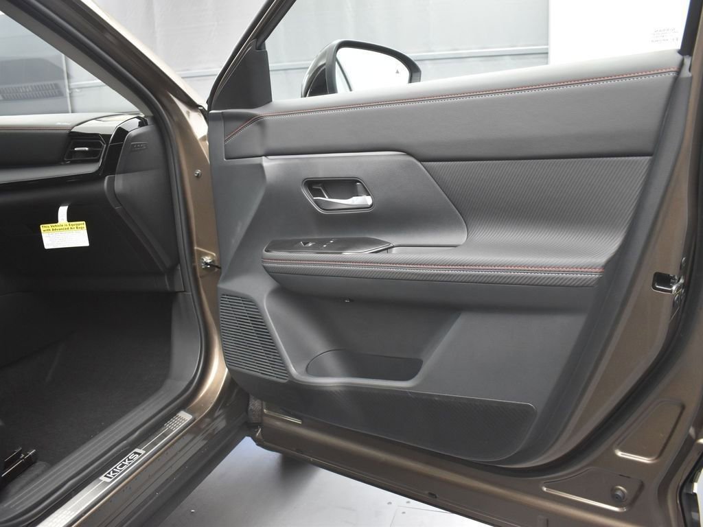 New 2026 Nissan Kicks SR w/ Illumination Package FWD image 26