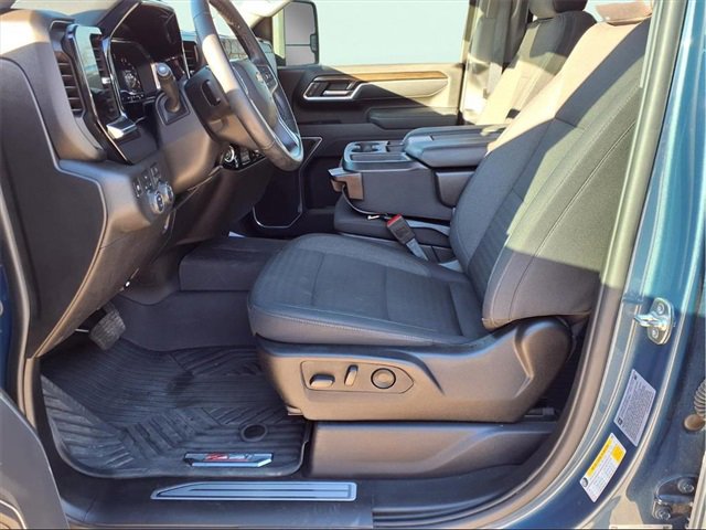Used 2025 Chevrolet Silverado 2500 LT image 21