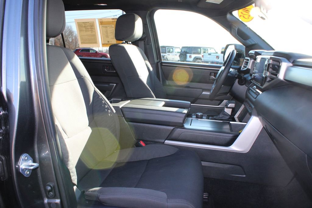 Used 2025 Toyota Sequoia SR5 image 29