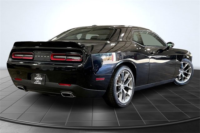 Used 2022 Dodge Challenger GT image 2