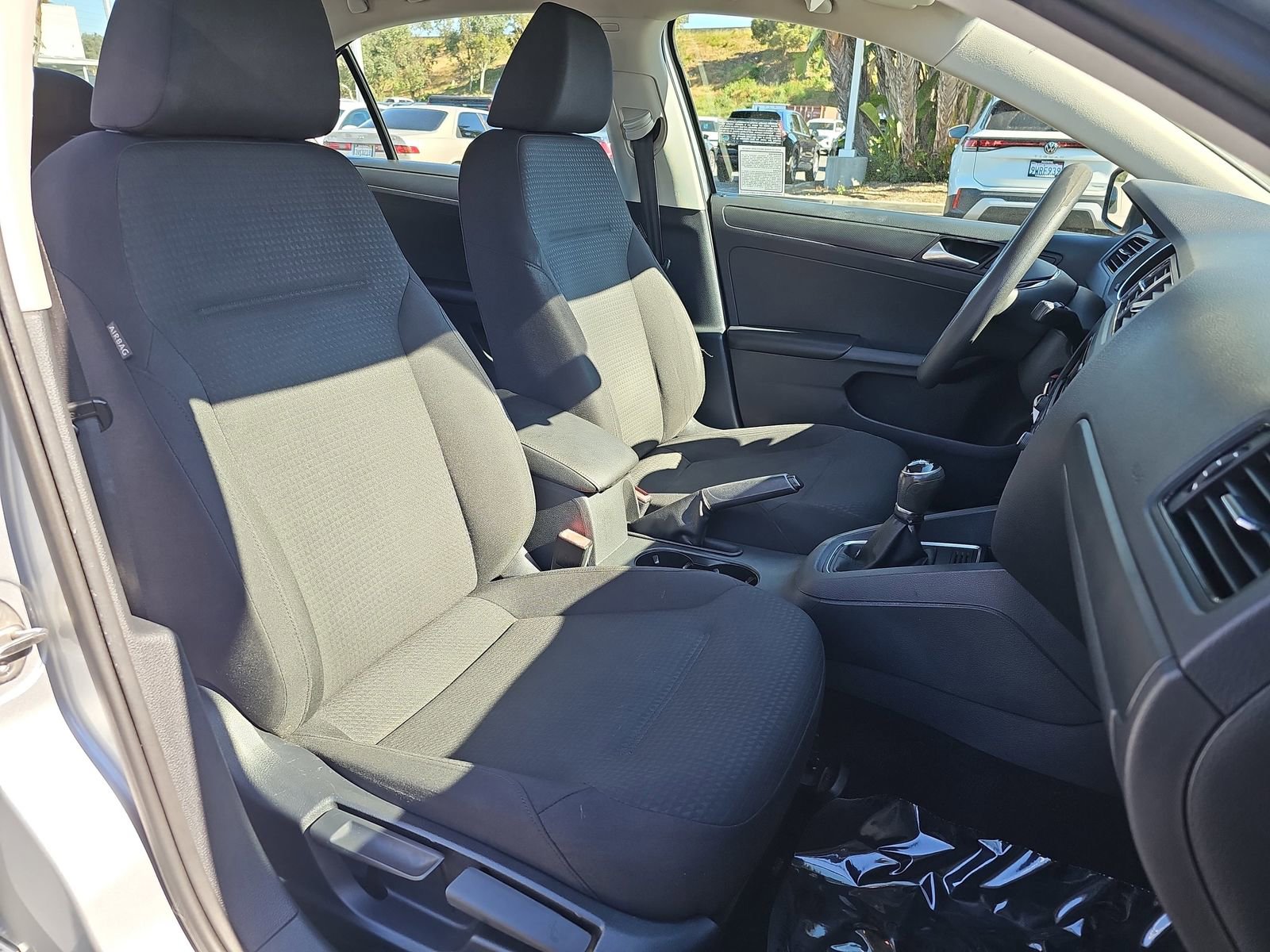 Used 2015 Volkswagen Jetta S image 10