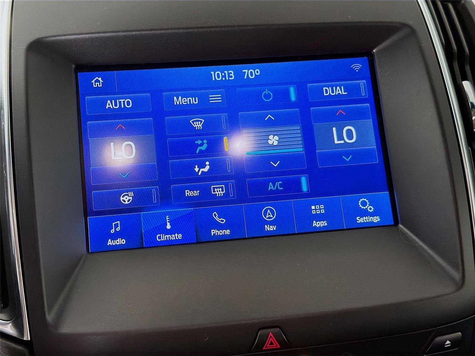 Used 2019 Ford Edge Titanium w/ Equipment Group 301A AWD/4WD image 18