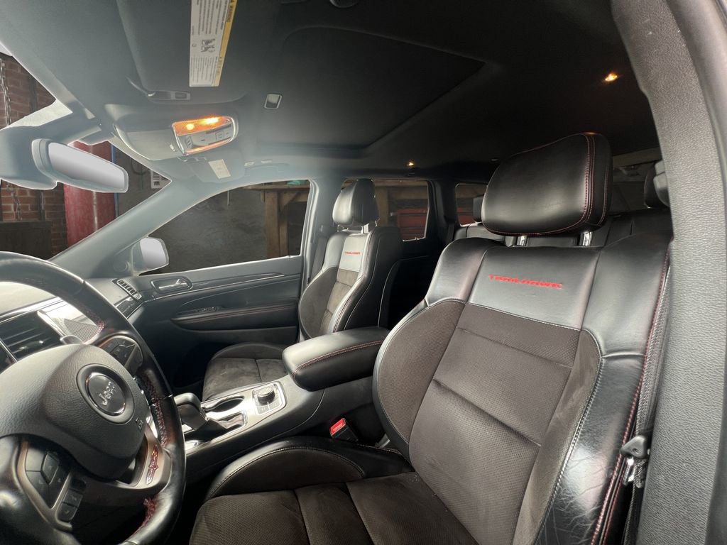 Used 2020 Jeep Grand Cherokee Trailhawk image 16
