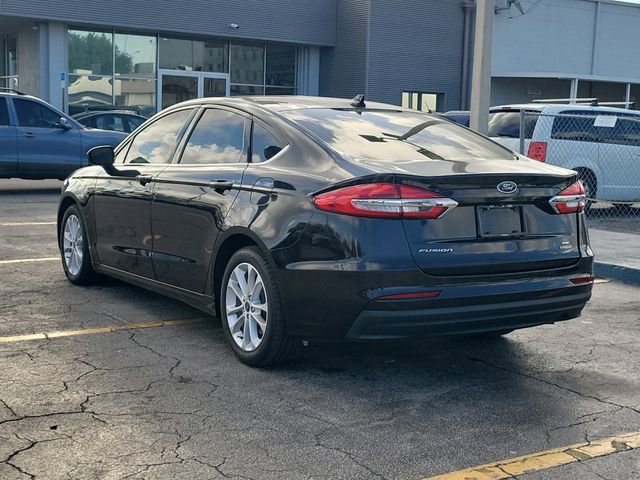 Used 2020 Ford Fusion SE image 3