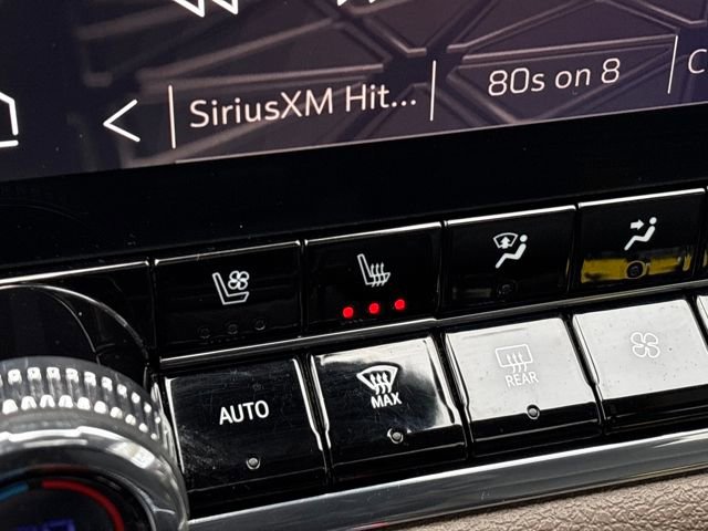 Used 2024 GMC Canyon Denali image 19