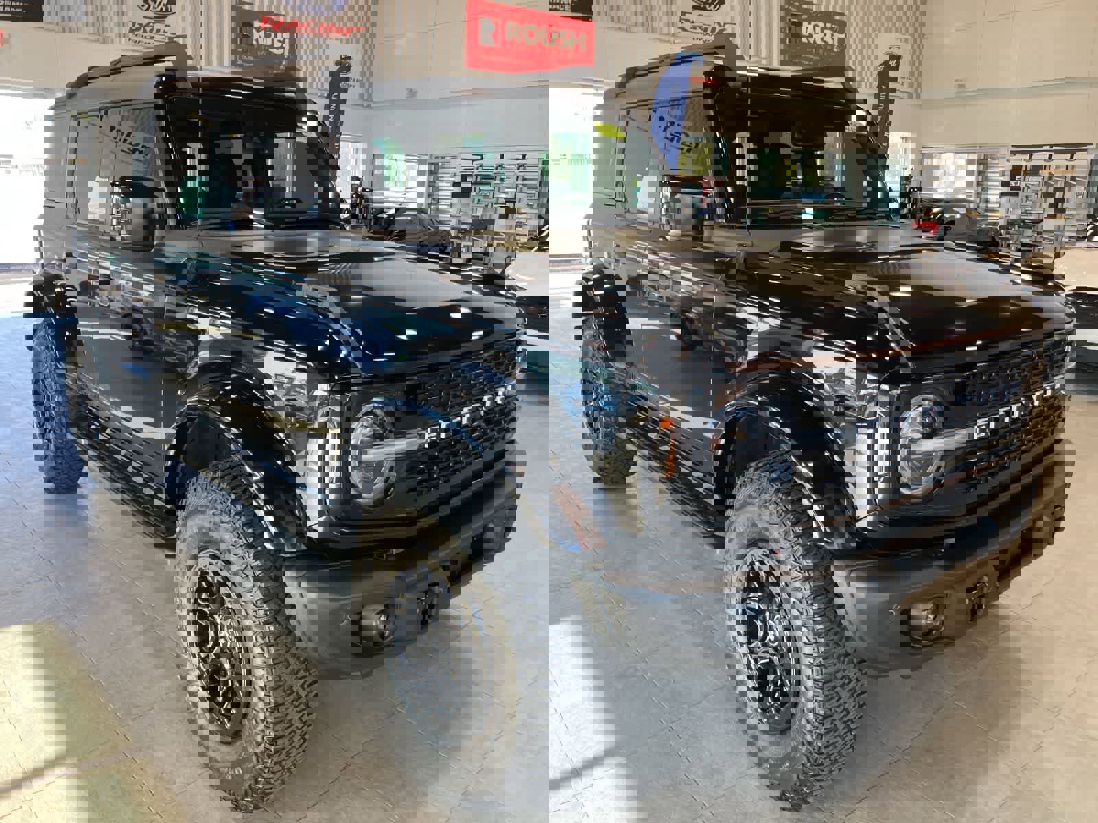 Used 2023 Ford Bronco Wildtrak AWD/4WD image 3