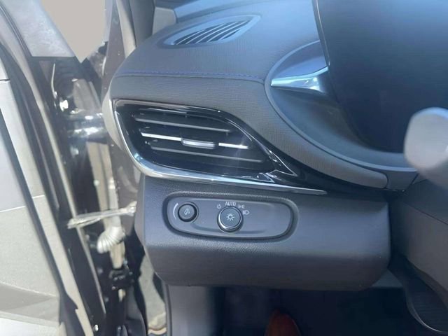 Used 2025 Buick Envista Sport Touring FWD image 9