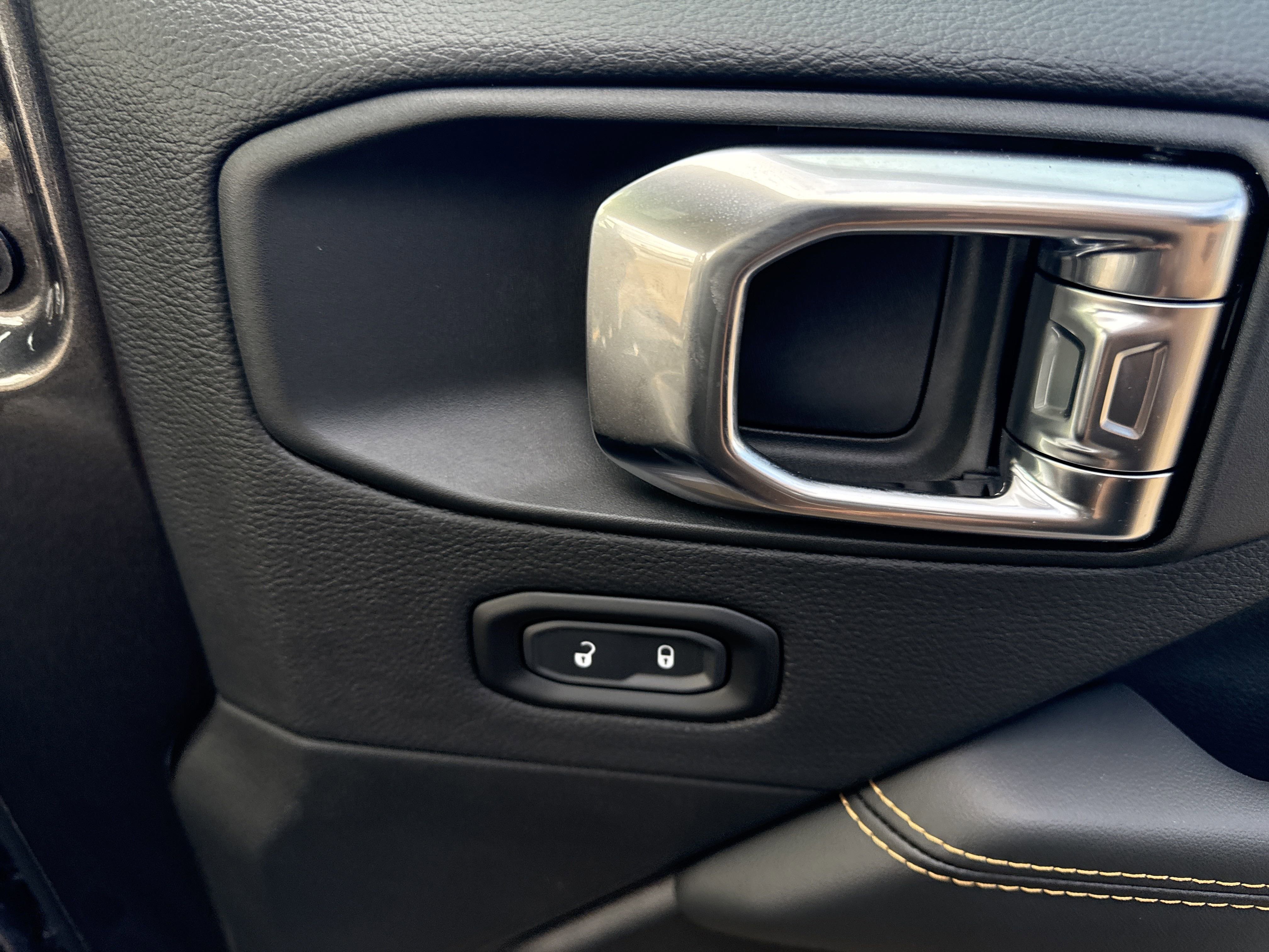 New 2025 Jeep Gladiator Sport w/ Premium Package image 27