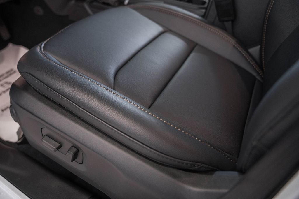 New 2026 Jeep Wrangler Sahara AWD/4WD image 35