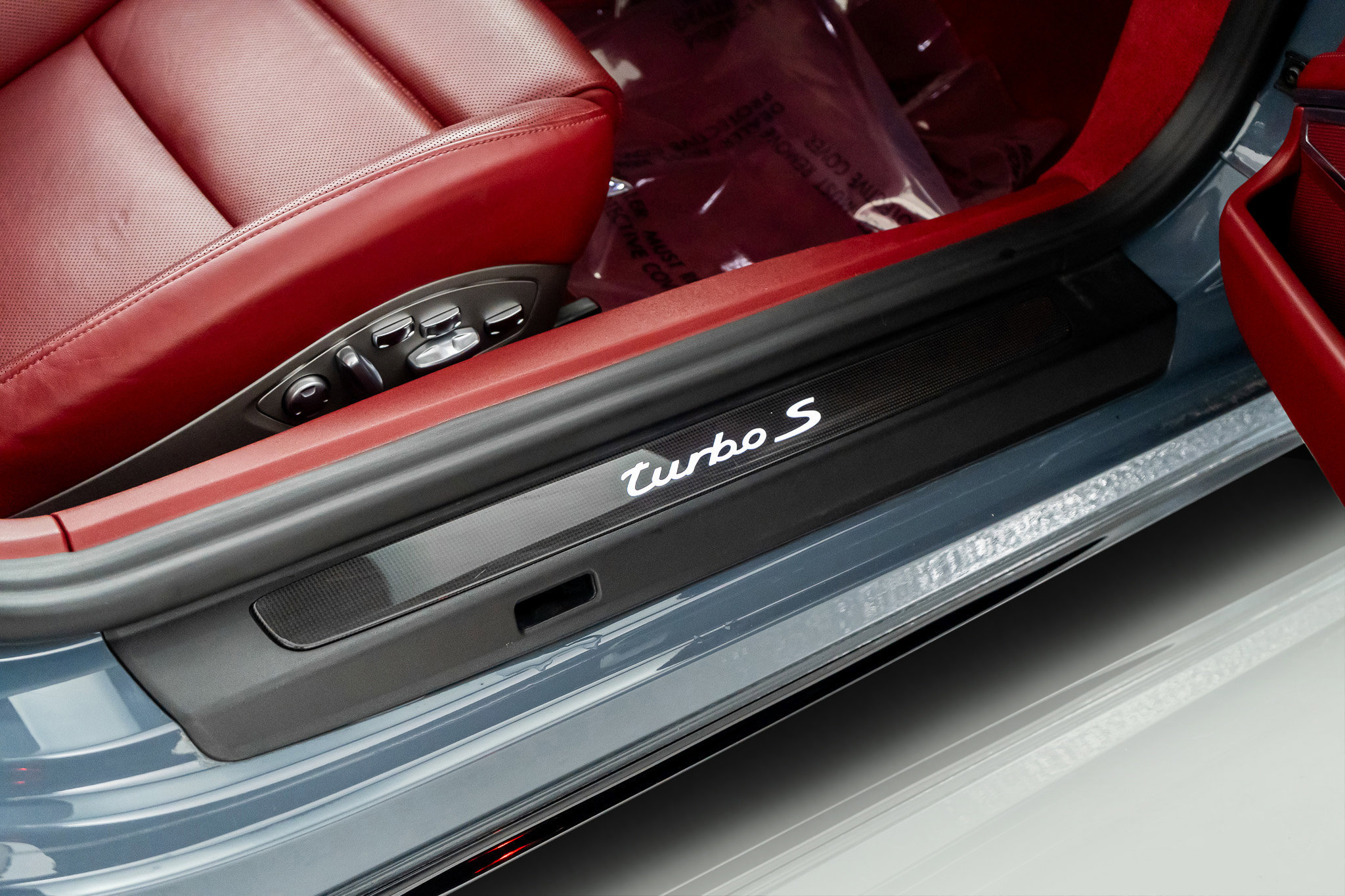 Used 2017 Porsche 911 Turbo S image 28